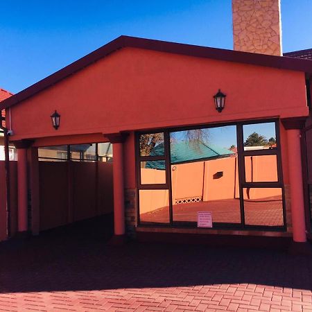 Forever comfy bed Bed and Breakfast Vanderbijlpark Eksteriør billede