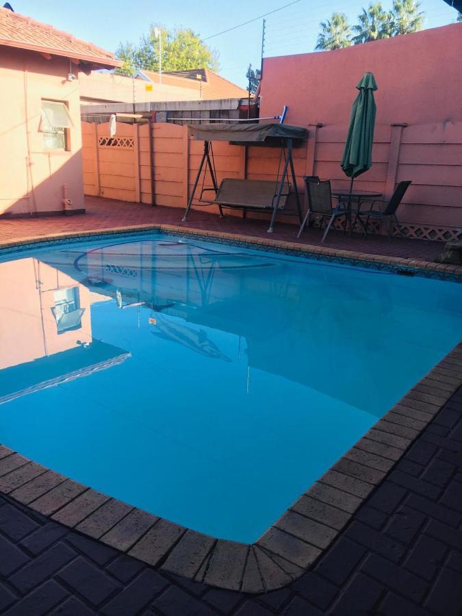 Forever comfy bed Bed and Breakfast Vanderbijlpark Eksteriør billede